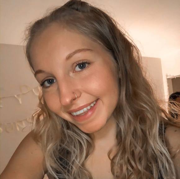 Meet your Posher, Isabella - Picture 1 of 1